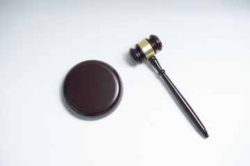 法院判一颗门牙赔多少合适